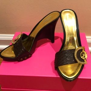 BRAND NEW brown snakeskin wedge sandal-4 inch heel